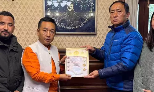 Sikkim के मुख्यमंत्री को राज्य की सांस्कृतिक विरासत का जश्न Sikkim के मुख्यमंत्री को राज्य की सांस्कृतिक विरासत का जश्न