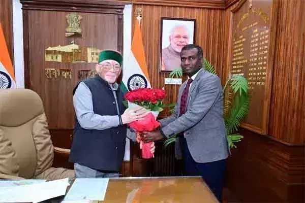 Ranchi: राज्यपाल को गणतंत्र दिवस समारोह में ध्वजारोहण के लिये आमंत्रण Ranchi: राज्यपाल को गणतंत्र दिवस समारोह में ध्वजारोहण के लिये आमंत्रण
