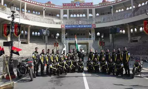 Amritsar: भारतीय तटरक्षक बल के बाइक अभियान को हरी झंडी दिखाई गई