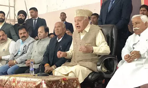 फारूक अब्दुल्ला ने NC कार्यकर्ताओं से पंचायत चुनावों की तैयारी करने को कहा फारूक अब्दुल्ला ने NC कार्यकर्ताओं से पंचायत चुनावों की तैयारी करने को कहा