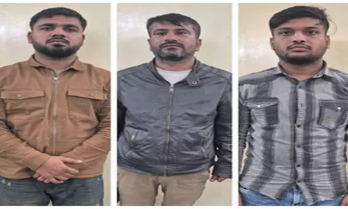 साइबर फ्रॉड के लिए चीनी नागरिकों को बैंक खाते उपलब्ध कराने वाले तीन गिरफ्तार, 5 साथी फरार साइबर फ्रॉड के लिए चीनी नागरिकों को बैंक खाते उपलब्ध कराने वाले तीन गिरफ्तार, 5 साथी फरार
