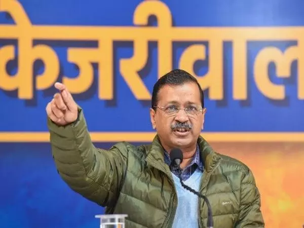 Kejriwal ने गुजरात सरकार पर निशाना साधा