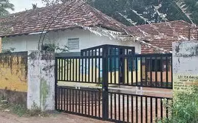 Kerala :  आवारा कुत्ते और कमजोर इमारत बच्चों की सुरक्षा