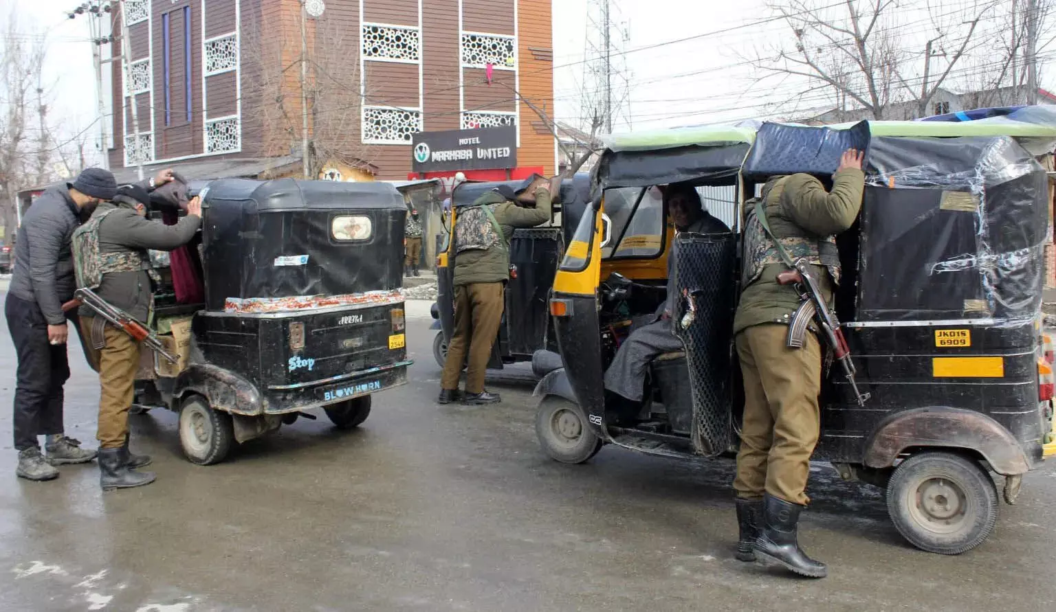 Srinagar-Jammu राष्ट्रीय राजमार्ग पर जांच चौकियां स्थापित की