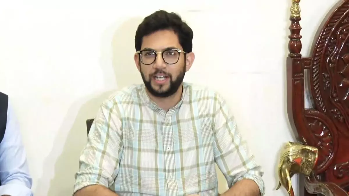 Aditya Thackeray ने मुख्यमंत्री देवेंद्र फडणवीस की आलोचना की