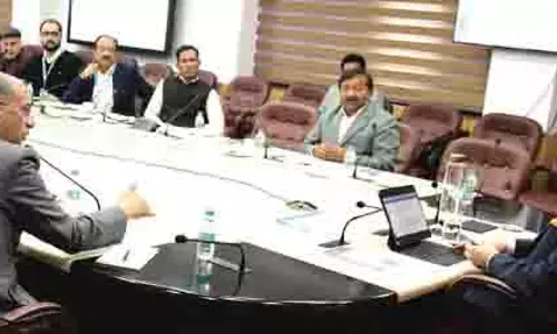 CM Omar अब्दुल्ला ने जम्मू-कश्मीर में प्रमुख जलविद्युत परियोजनाओं को शीघ्र पूरा करने का आग्रह किया