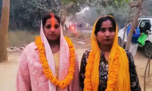 पतियों के प्रताड़ना से जूझ रही थी ये दोनों महिलाएं, रची ली शादी पतियों के प्रताड़ना से जूझ रही थी ये दोनों महिलाएं, रची ली शादी