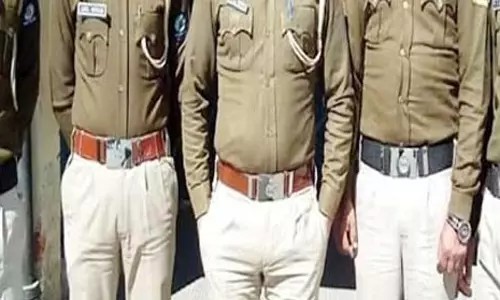 10 पुलिसकर्मी लाइन हाजिर, कॉमेडियन अपहरण केस 10 पुलिसकर्मी लाइन हाजिर, कॉमेडियन अपहरण केस