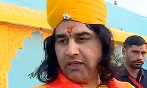 अखिलेश यादव, राहुल गांधी को महाकुंभ में डुबकी लगानी चाहिए : देवकीनंदन ठाकुर