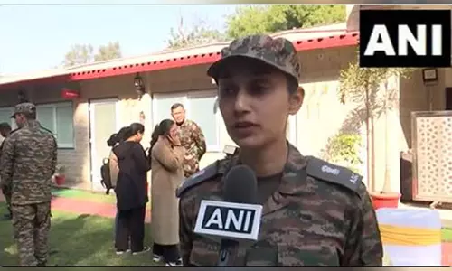गणतंत्र दिवस परेड: स्वदेशी नंदीघोष वाहन पर मशीनीकृत बलों का नेतृत्व करेंगी Major Radhika Sen गणतंत्र दिवस परेड: स्वदेशी नंदीघोष वाहन पर मशीनीकृत बलों का नेतृत्व करेंगी Major Radhika Sen