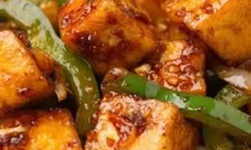Recipe: घर पर ही बनाएं होटल जैसा सुपर टेस्टी चिली पनीर सिर्फ 10 मिनट में Recipe: घर पर ही बनाएं होटल जैसा सुपर टेस्टी चिली पनीर सिर्फ 10 मिनट में