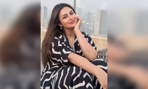 दिव्यांका त्रिपाठी ने फैंस से पूछा- क्या आप मुझे व्लॉगिंग करते देखना चाहते हैं? दिव्यांका त्रिपाठी ने फैंस से पूछा- क्या आप मुझे व्लॉगिंग करते देखना चाहते हैं?