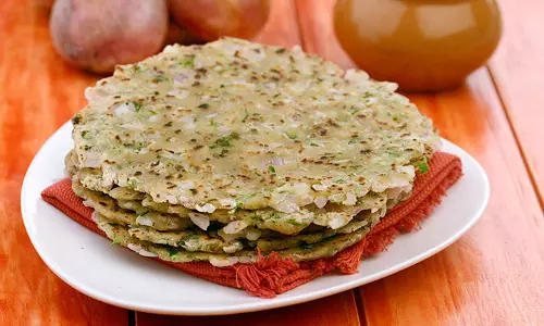 दलिया और प्याज रोटी रेसिपी दलिया और प्याज रोटी रेसिपी