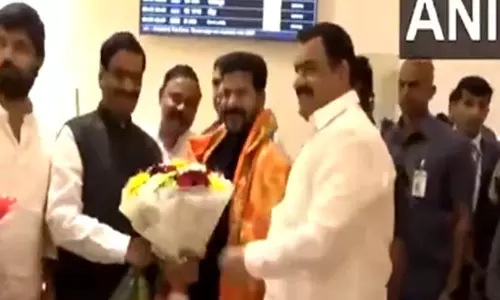 Telangana CM दावोस में विश्व आर्थिक मंच में भाग लेने के बाद हैदराबाद वापस लौटे