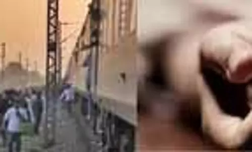 Jalgaon accident: चेन पुलिंग के कारण पुष्पक रुकने के 20 मिनट बाद पहुंची कर्नाटक एक्सप्रेस Jalgaon accident: चेन पुलिंग के कारण पुष्पक रुकने के 20 मिनट बाद पहुंची कर्नाटक एक्सप्रेस