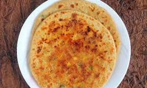 Breakfast: नाश्ते के लिए बस कुछ ही मिनटों में बनाएं चना दाल के पराठे Breakfast: नाश्ते के लिए बस कुछ ही मिनटों में बनाएं चना दाल के पराठे