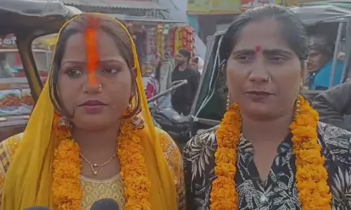Deoria: पतियों की प्रताड़ना से तंग दो महिलाओं ने आपस में रचाईं शादी Deoria: पतियों की प्रताड़ना से तंग दो महिलाओं ने आपस में रचाईं शादी