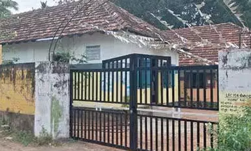 Kerala :  आवारा कुत्ते और कमजोर इमारत बच्चों की सुरक्षा
