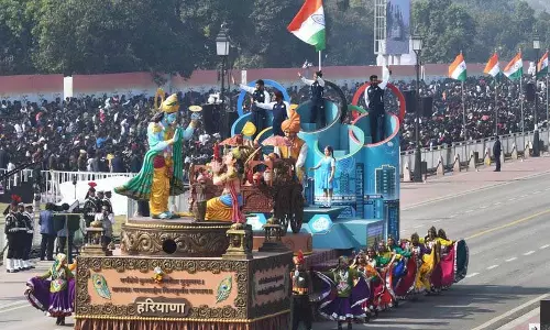 Haryana : पैरालंपिक पदक विजेता राज्य की झांकी के केंद्र में सीएम Haryana : पैरालंपिक पदक विजेता राज्य की झांकी के केंद्र में सीएम