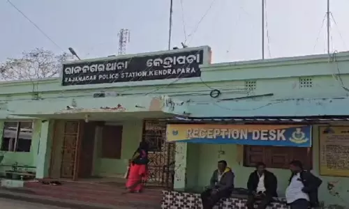 Rajnagar में आतंक: 30 से 40 युवकों ने एक व्यक्ति के घर का घेराव कर किया पथराव