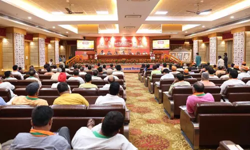 रायपुर में बीजेपी कोर ग्रुप की बैठक जारी, मेयर और पार्षद उम्मीदवारों के नाम का होगा ऐलान रायपुर में बीजेपी कोर ग्रुप की बैठक जारी, मेयर और पार्षद उम्मीदवारों के नाम का होगा ऐलान