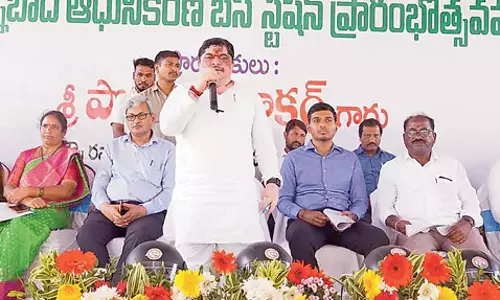 Telangana: आधुनिक आरटीसी बस स्टेशन का उद्घाटन किया