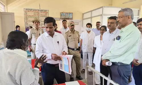 DC ने सरकारी अस्पताल की दयनीय स्थिति के लिए अधिकारियों की आलोचना की DC ने सरकारी अस्पताल की दयनीय स्थिति के लिए अधिकारियों की आलोचना की
