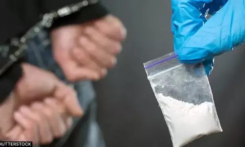 Gujarat ड्रग बस्ट: आनंद में करोड़ों की ड्रग्स के साथ 5 गिरफ्तार Gujarat ड्रग बस्ट: आनंद में करोड़ों की ड्रग्स के साथ 5 गिरफ्तार