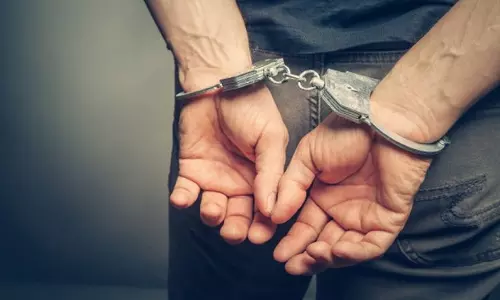 Fatehpur: गौ तस्कर और पुलिस की मुठभेड़, बाइक सहित गौकशी काटने के उपकरण बरामद