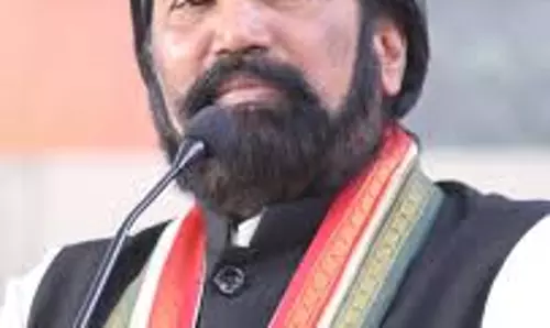 Telangana के मंत्री उत्तम कुमार रेड्डी की जान बाल-बाल बची