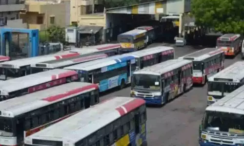 TGSRTC की 2,500 इलेक्ट्रिक बसें चलाने की योजना, मई में 286 बसें होंगी TGSRTC की 2,500 इलेक्ट्रिक बसें चलाने की योजना, मई में 286 बसें होंगी