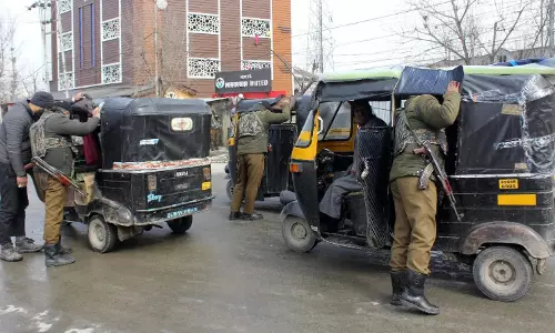 Srinagar-Jammu राष्ट्रीय राजमार्ग पर जांच चौकियां स्थापित की