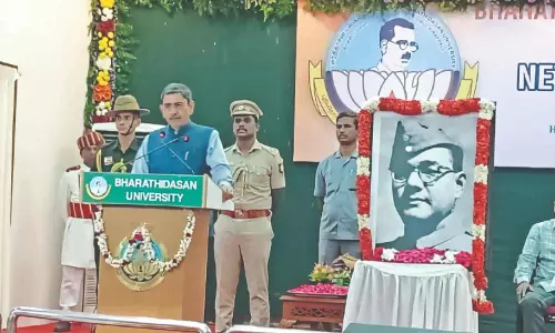 Governor : तमिलनाडु की स्कूली पाठ्यपुस्तकों में नेताजी के बारे में सबसे कम जानकारी Governor : तमिलनाडु की स्कूली पाठ्यपुस्तकों में नेताजी के बारे में सबसे कम जानकारी