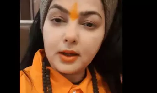 रुद्राक्ष धारण कर एक्ट्रेस ममता कुलकर्णी बनी संन्यासी