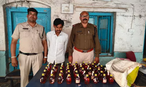 खमतराई और आरंग में शराब कोचिए पकड़ाए खमतराई और आरंग में शराब कोचिए पकड़ाए