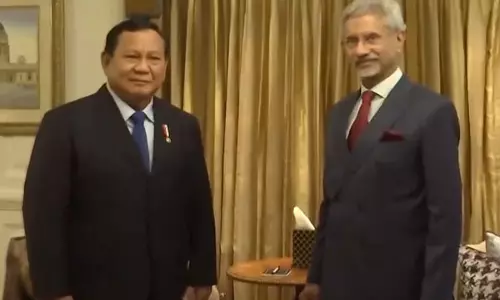 विदेश मंत्री Jaishankar ने इंडोनेशिया के राष्ट्रपति प्रबोवो सुबियांतो से की मुलाकात विदेश मंत्री Jaishankar ने इंडोनेशिया के राष्ट्रपति प्रबोवो सुबियांतो से की मुलाकात