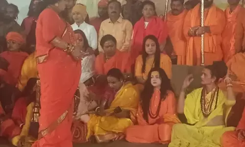 महाकुंभ: बॉलीवुड की मशहूर अभिनेत्री बनीं किन्नर अखाड़े की महामंडलेश्वर, VIDEO