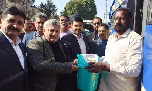 Jammu: ट्रांसपोर्ट यार्ड में सड़क सुरक्षा, स्वच्छता पर जागरूकता कार्यक्रम आयोजित