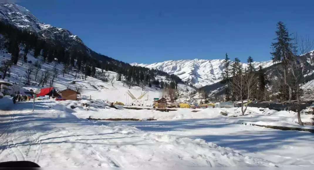 Himachal: बर्फबारी कम हुई, मनाली कार्निवल में शीतकालीन खेल स्थगित