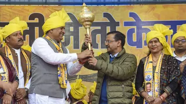 Delhi: केजरीवाल और भाजपा के बीच कानून-व्यवस्था और भ्रष्टाचार पर आरोप-प्रत्यारोप