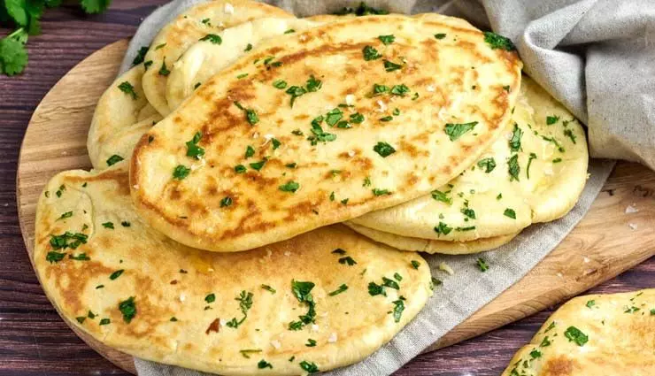 Garlic Naan: घर पर बनाये   होटल जैसी डिश