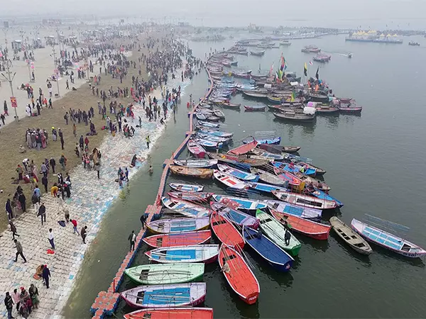 Maha Kumbh: अब तक 10.8 मिलियन से अधिक श्रद्धालुओं ने लगाई डुबकी Maha Kumbh: अब तक 10.8 मिलियन से अधिक श्रद्धालुओं ने लगाई डुबकी