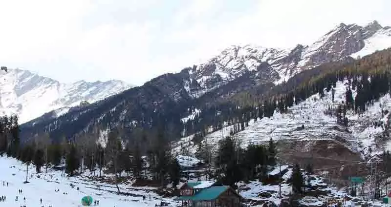 बर्फबारी कम हुई, Manali कार्निवल में शीतकालीन खेल स्थगित