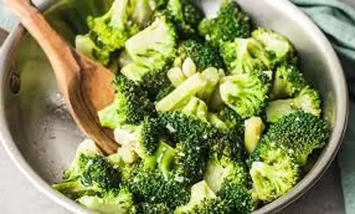 Recipe: घर पर बनाएं रेस्टोरेंट स्टाइल गोभी ब्रोकली मखनी Recipe: घर पर बनाएं रेस्टोरेंट स्टाइल गोभी ब्रोकली मखनी