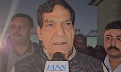 यूपी बीमारू राज्य की श्रेणी से निकला बाहर, अब हो रहा विकास : एके शर्मा यूपी बीमारू राज्य की श्रेणी से निकला बाहर, अब हो रहा विकास : एके शर्मा