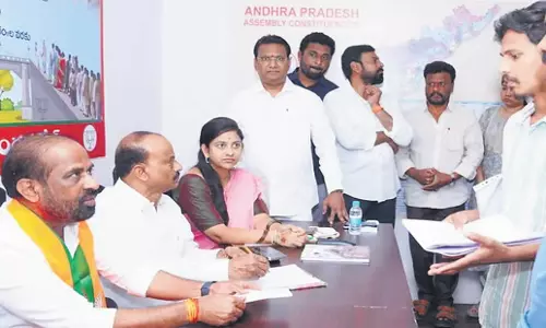 Andhra: मंत्री सत्य कुमार यादव ने वराधी में जन शिकायतों को संबोधित किया