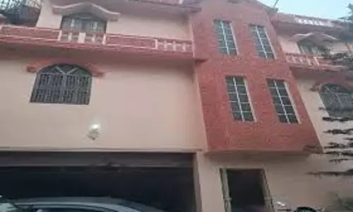 Patna: विशेष निगरानी इकाई ने बेतिया के डीईओ के यहां छापा मारा, दो करोड़ बरामद Patna: विशेष निगरानी इकाई ने बेतिया के डीईओ के यहां छापा मारा, दो करोड़ बरामद
