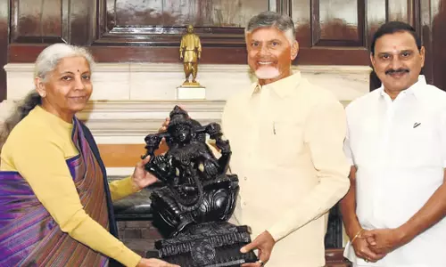 Andhra: चंद्रबाबू नायडू ने बजट से पहले वित्त मंत्री के समक्ष आंध्र प्रदेश की इच्छा सूची रखी Andhra: चंद्रबाबू नायडू ने बजट से पहले वित्त मंत्री के समक्ष आंध्र प्रदेश की इच्छा सूची रखी