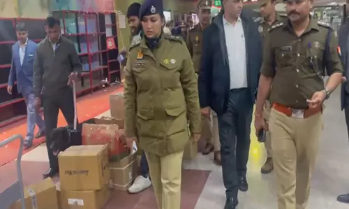 Lucknow Police ने गणतंत्र दिवस के लिए सुरक्षा बढ़ाई, यातायात में बदलाव किया Lucknow Police ने गणतंत्र दिवस के लिए सुरक्षा बढ़ाई, यातायात में बदलाव किया