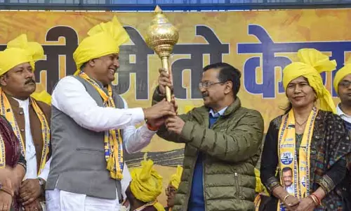 Delhi: केजरीवाल और भाजपा के बीच कानून-व्यवस्था और भ्रष्टाचार पर आरोप-प्रत्यारोप